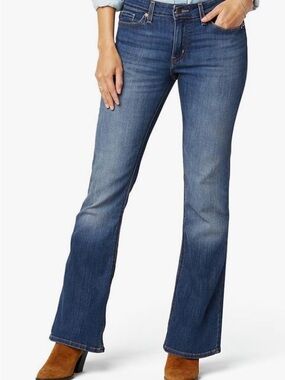 Levi’s Size 8 Medium Wash Bootcut Jeans Mid Rise Classic Denim